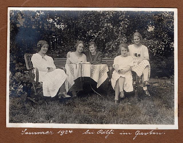 C-1924-Album 01-288-003 a
