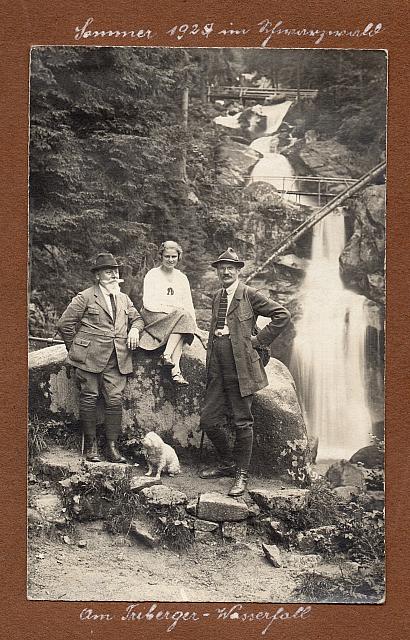 C-1924-Album 01-288-003 c