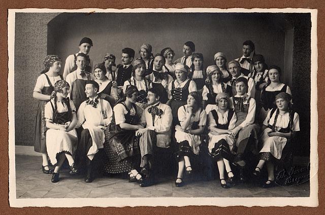 C-1924-Album 01-288-008 b