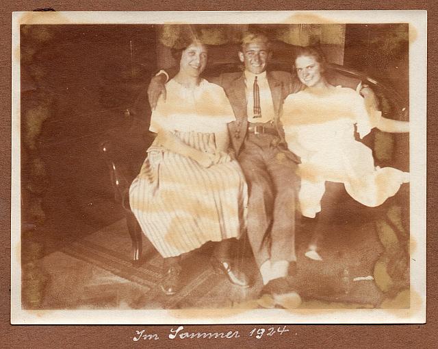 C-1924-Album 01-288-010 c
