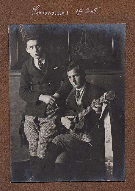 C-1924-Album 01-288-014 c