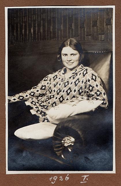 C-1924-Album 01-288-021 b