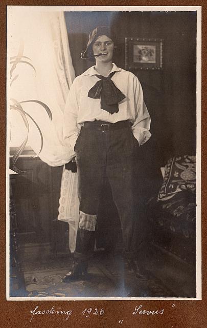 C-1924-Album 01-288-027 a