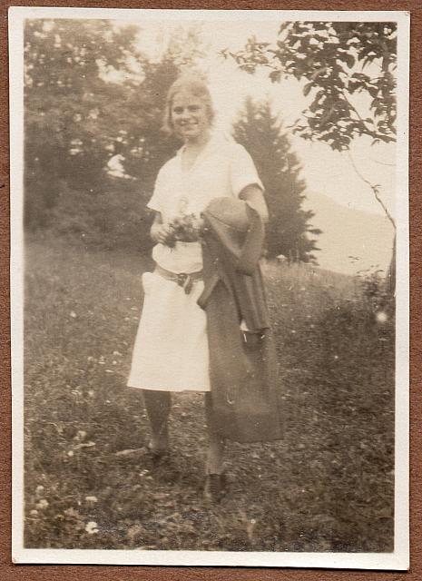 C-1924-Album 01-288-032 d