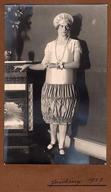 C-1924-Album 01-288-033 a
