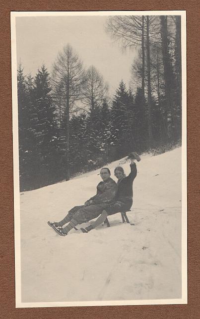 C-1924-Album 01-288-042 a