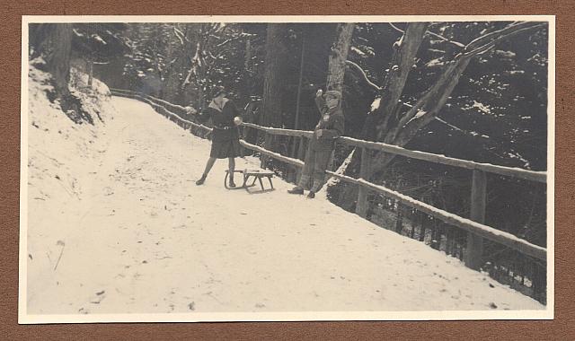 C-1924-Album 01-288-042 b