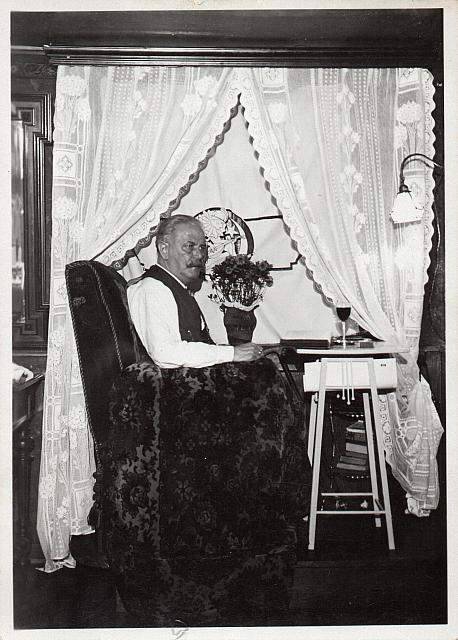 C-1924-Album 01-288-042 e