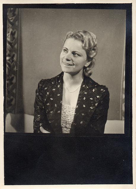 C-1924-Album 01-288-049 e