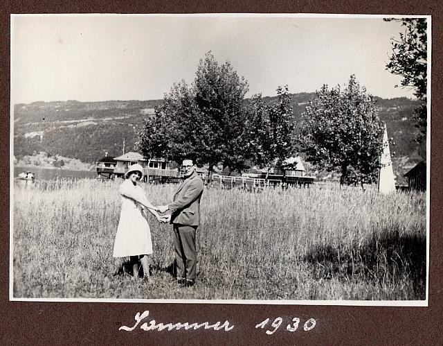 C-1927-30-Album 02-284-009 b