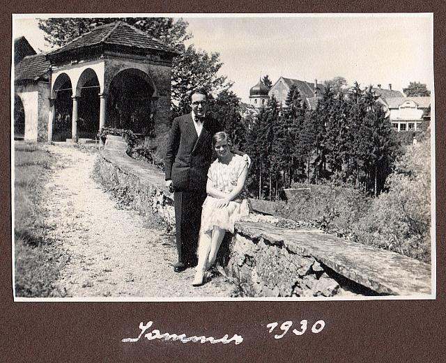 C-1927-30-Album 02-284-010 b