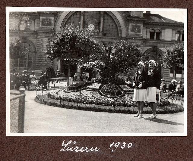 C-1927-30-Album 02-284-015 a