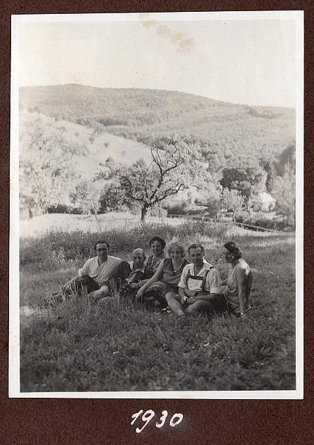 C-1927-30-Album 02-284-016 a