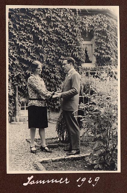 C-1927-30-Album 02-284-019 a