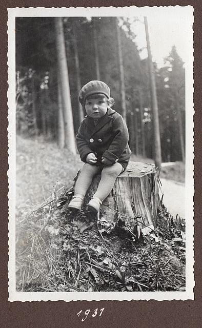 C-1927-30-Album 02-284-023 a