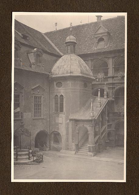 C-1931-00-Album 03-286-037 b