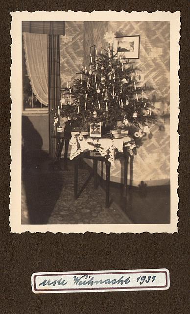 C-1931-00-Album 03-286-042