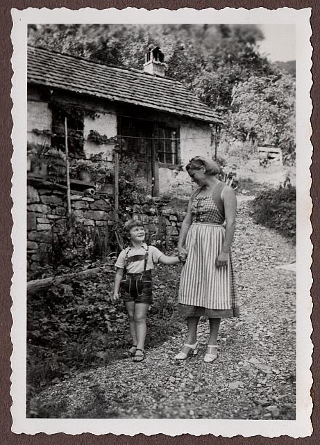 C-1936-00-Album 06-287-006 d