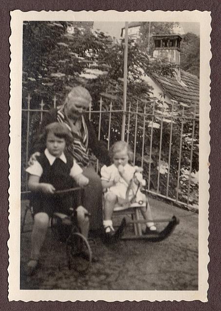 C-1936-00-Album 06-287-007 c