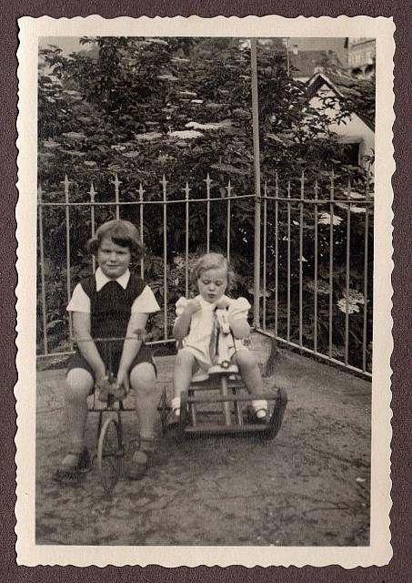 C-1936-00-Album 06-287-007 d