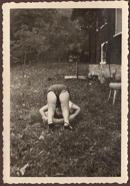 C-1936-00-Album 06-287-012 b