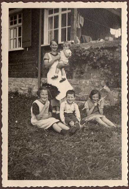 C-1936-00-Album 06-287-012 c