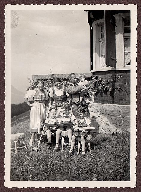 C-1936-00-Album 06-287-014 b