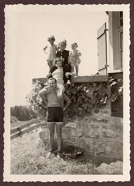 C-1936-00-Album 06-287-014 c