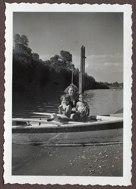 C-1936-00-Album 06-287-015 d