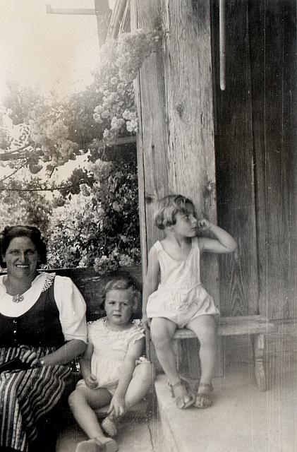 C-1936-00-Album 06-287-019 c