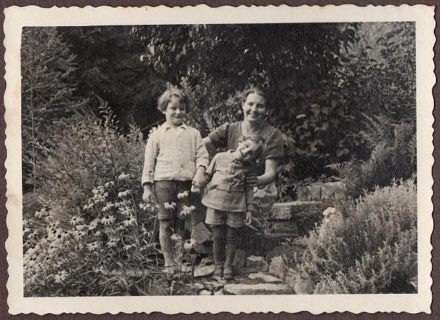 C-1936-00-Album 06-287-024 b