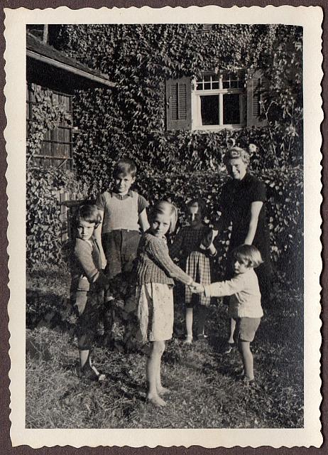 C-1936-00-Album 06-287-024 c