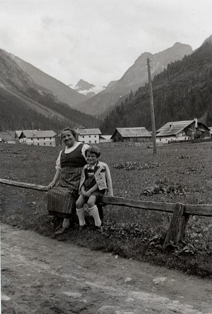 C-1936-00-Album 06-287-025 a