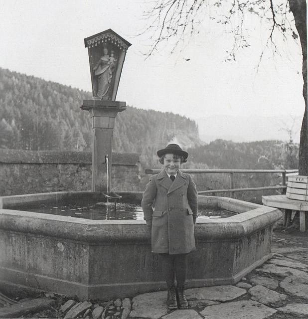 C-1936-00-Album 06-287-026 e