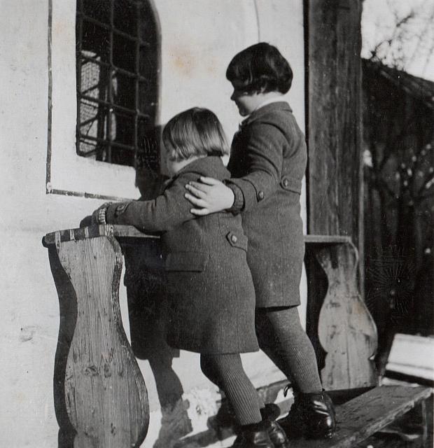 C-1936-00-Album 06-287-027 b