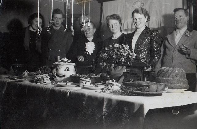 C-1936-00-Album 06-287-031 c