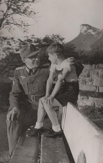 C-1936-00-Album 06-287-035 b