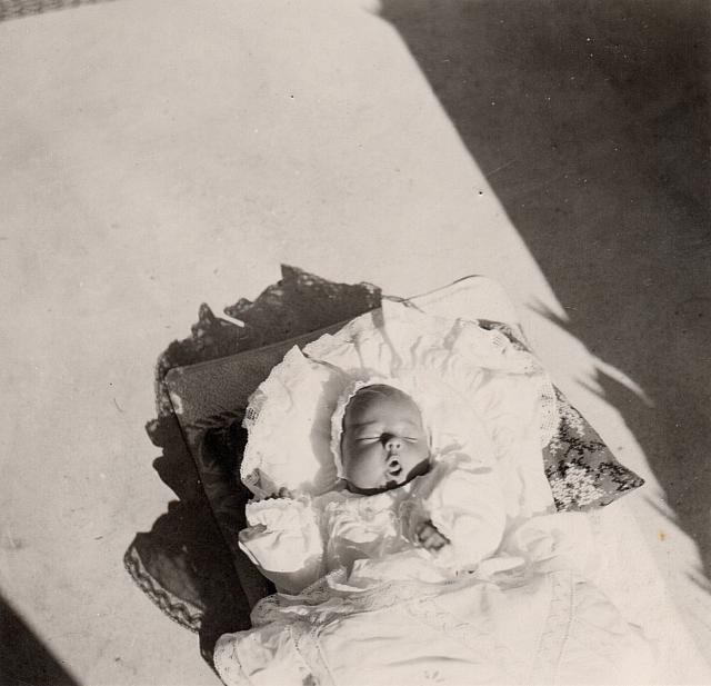 Album 10 001 C-1957-292 e