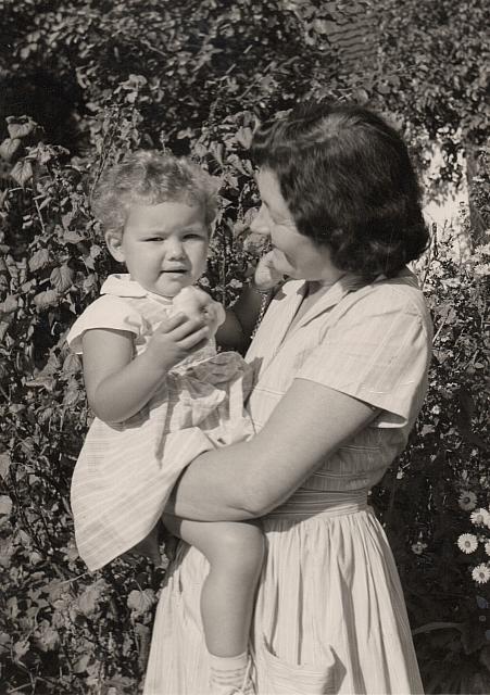 Album 10 003 C-1957-292 a