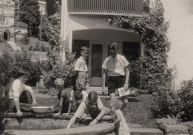 Album 10 003 C-1957-292 d