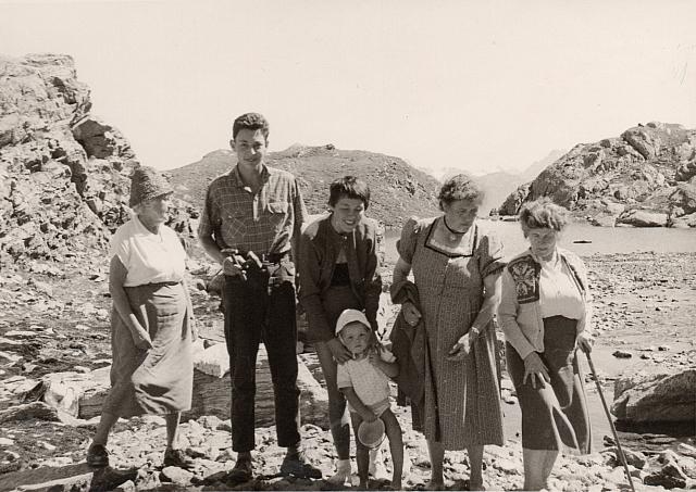 Album 10 004 C-1957-292 b