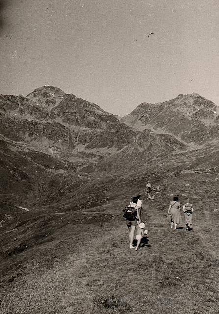 Album 10 004 C-1957-292 d