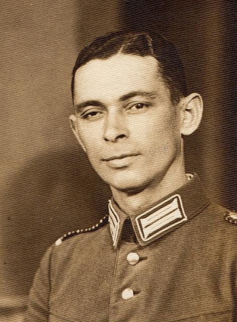 C-1934-Grossm Elle-298-029 b