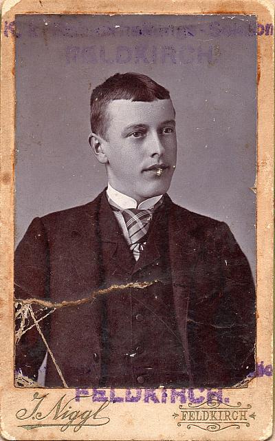 C-1934-Grossm Elle-298-048