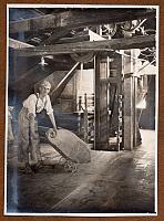 C-1924-Album 01-288-019 d